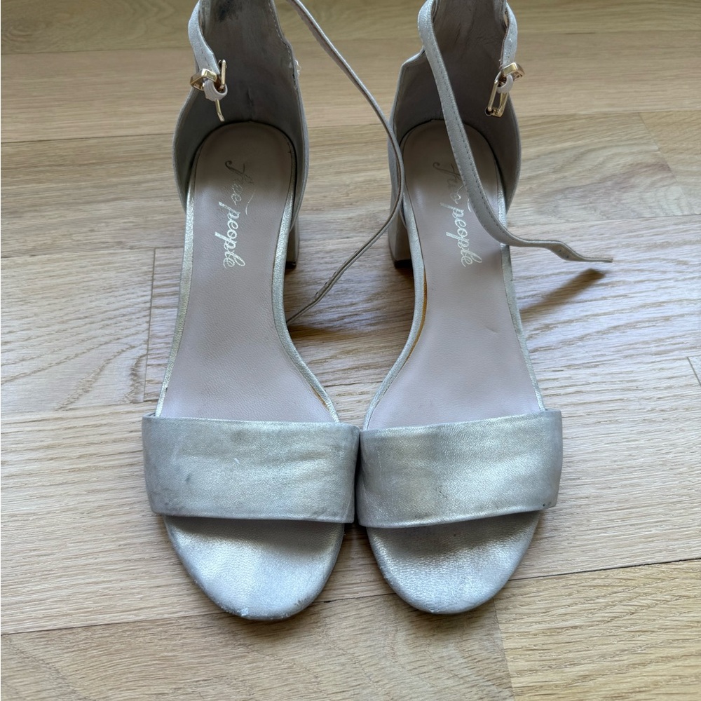 Free People Cream Sandals with Ankle Strap and Minimal Design